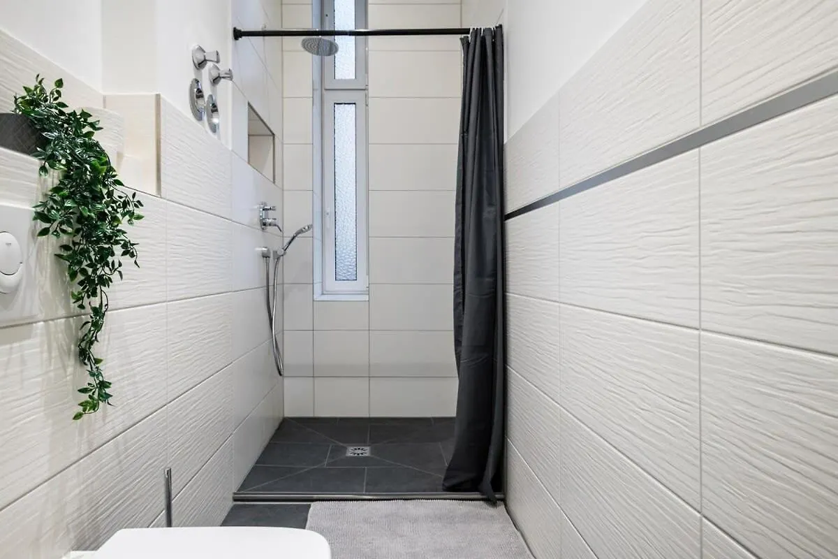 Homely Berlin - Spacious, Modern, S-Bahn Nearby , Groups & Families