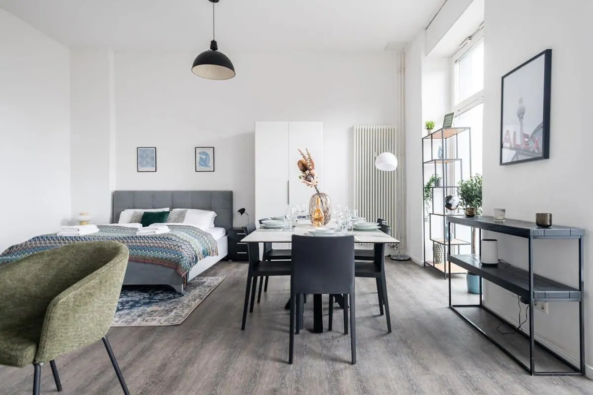 شقة Homely Berlin - Spacious, Modern, S-Bahn Nearby , Groups & Families