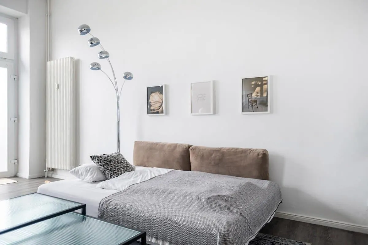 شقة Homely Berlin - Spacious, Modern, S-Bahn Nearby , Groups & Families
